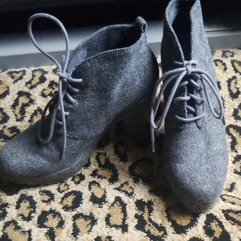 Heeled booties
